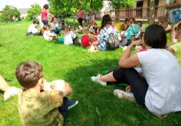 Il Giardino è frequentato dalle scolaresche per attività che vanno dal gioco all'educazione ambientale, all’educazione civica e alla botanica